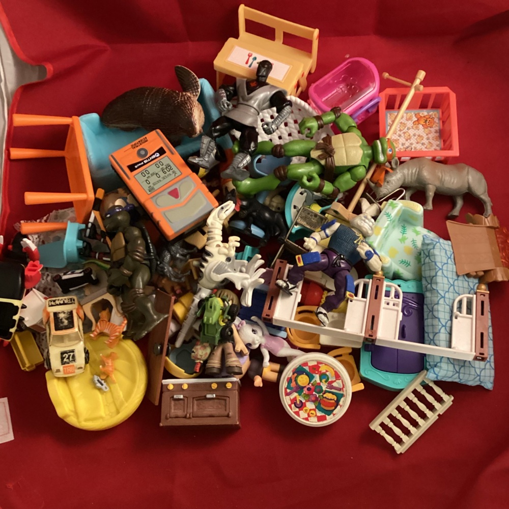 Miscellaneous toys and parts of toys reseller lot